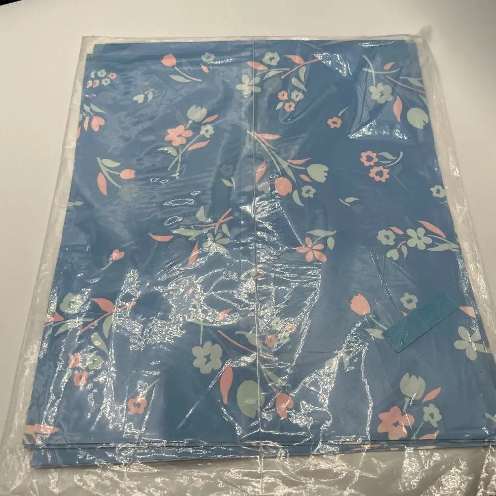 Vintage retro wrapping paper and matching card blue flower